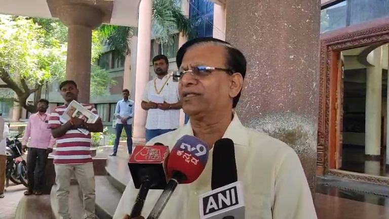 ಮುಖ್ಯಮಂತ್ರಿ ಬದಲಾವಣೆ ವಿಚಾರ ಅಪ್ರಸ್ತುತ.