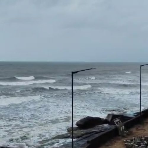 ಚಂಡಮಾರುತ ಆರ್ಭಟ ಕರಾವಳಿಯಲ್ಲಿ ಢವಢವ